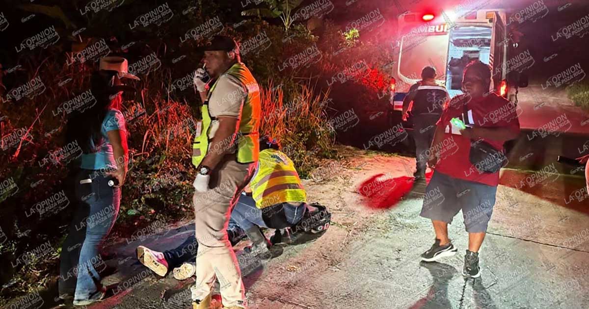 Derrapan motociclistas en Limón Chiquito Derrapan motociclistas en Limón Chiquito