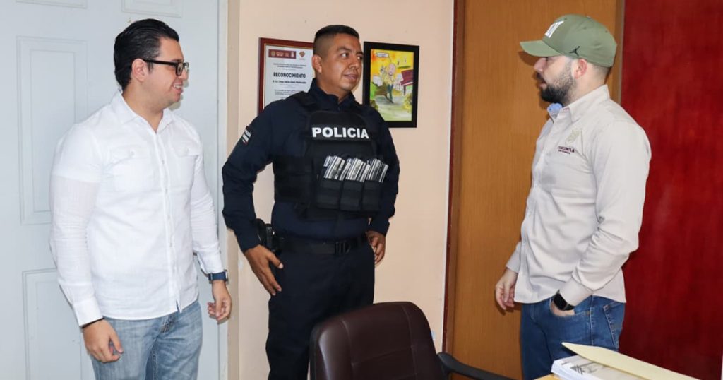 Coatzintla avanza en estrategia de seguridad con apoyo de la Marina Coatzintla avanza en estrategia de seguridad con apoyo de la Marina