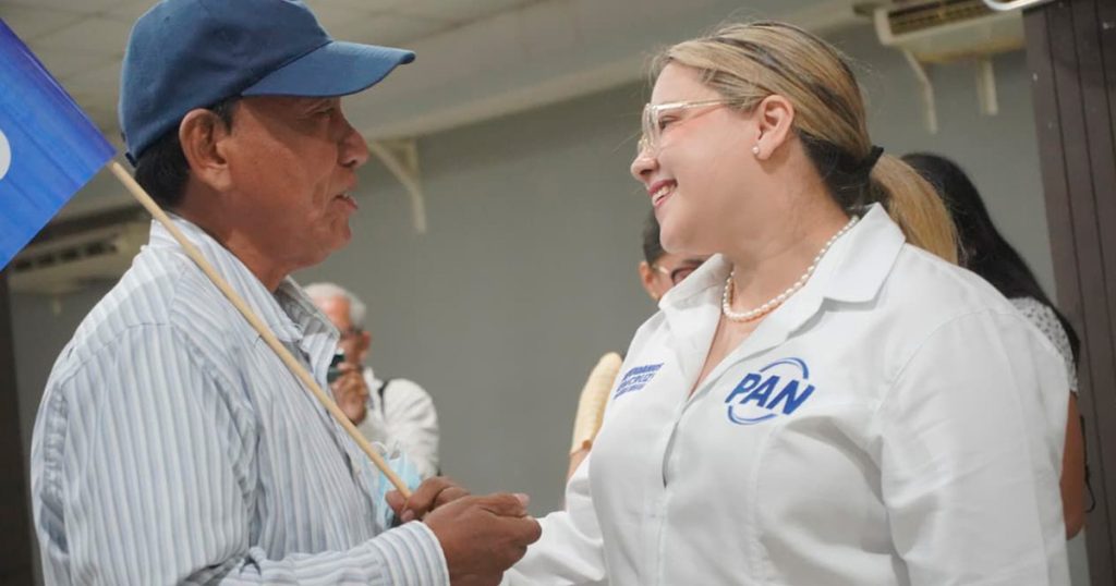 Reconoce Ana Ledezma el trabajo de la militancia en el norte de Veracruz Reconoce Ana Ledezma el trabajo de la militancia en el norte de Veracruz