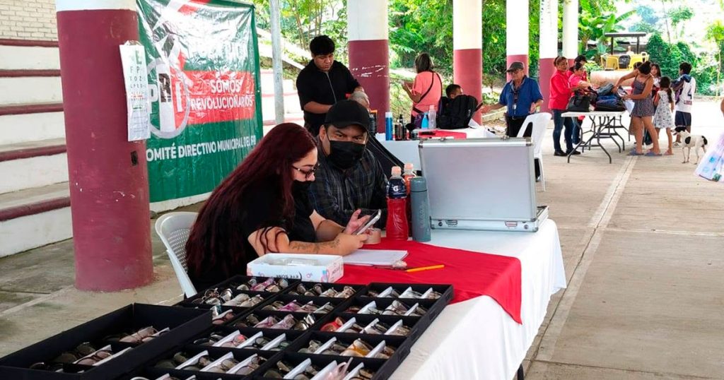 PRI Poza Rica encabeza jornada de asistencia social en la colonia Prensa Nacional PRI Poza Rica encabeza jornada de asistencia social en la colonia Prensa Nacional