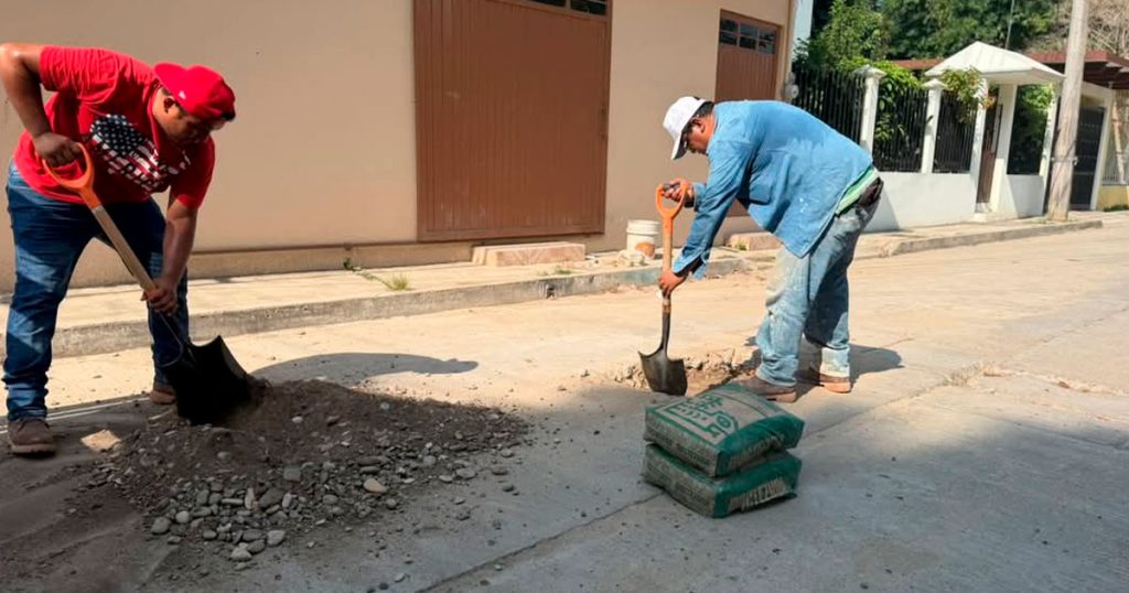 Reanuda CAEV Gutiérrez Zamora programa de bacheo tras concluir reparaciones hidráulicas Reanuda CAEV Gutiérrez Zamora programa de bacheo tras concluir reparaciones hidráulicas