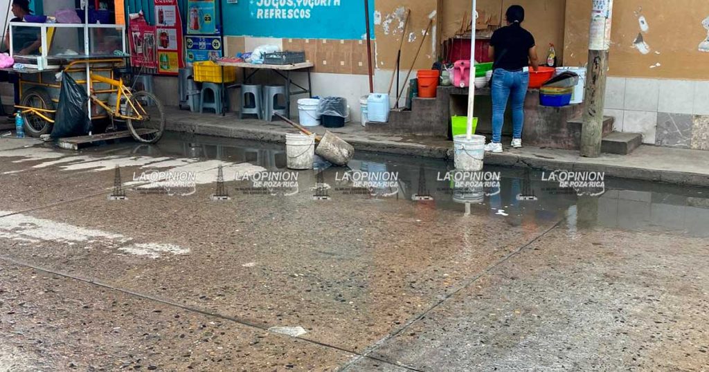 Atiende Ayuntamiento derrame de aguas negras Atiende Ayuntamiento derrame de aguas negras