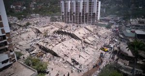 Más de 920 muertos por sismos en Venezuela