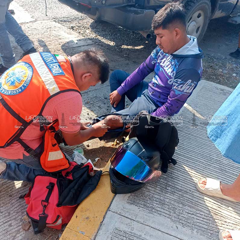 Choque de motocicletas deja una persona lesionada