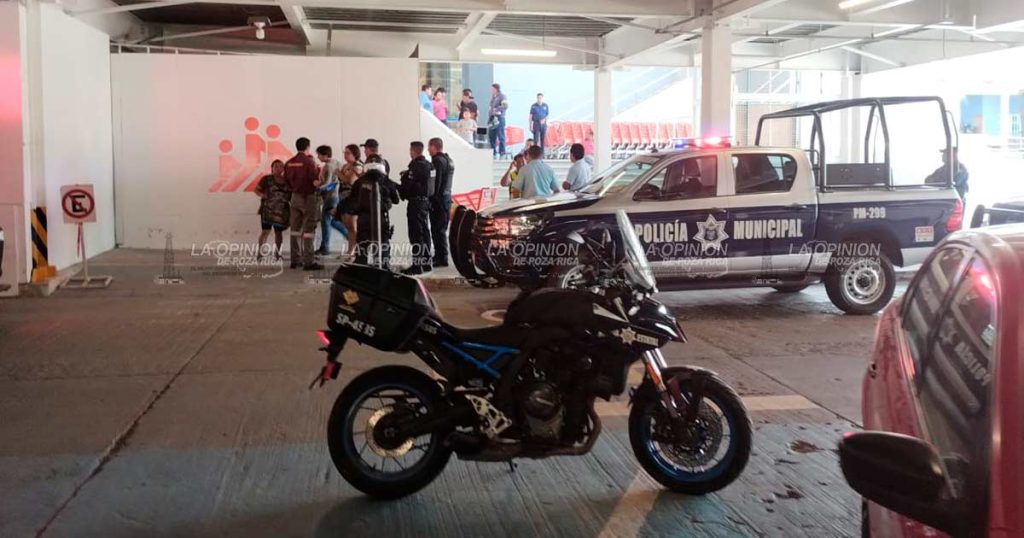 Trabajador cae desde ocho metros mientras realizaba labores en Chedraui Plaza Crystal de Poza Rica