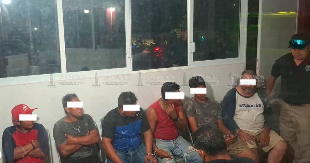 Detienen a varias medellinenses por presunto robo de material de obra pública en La Gloria