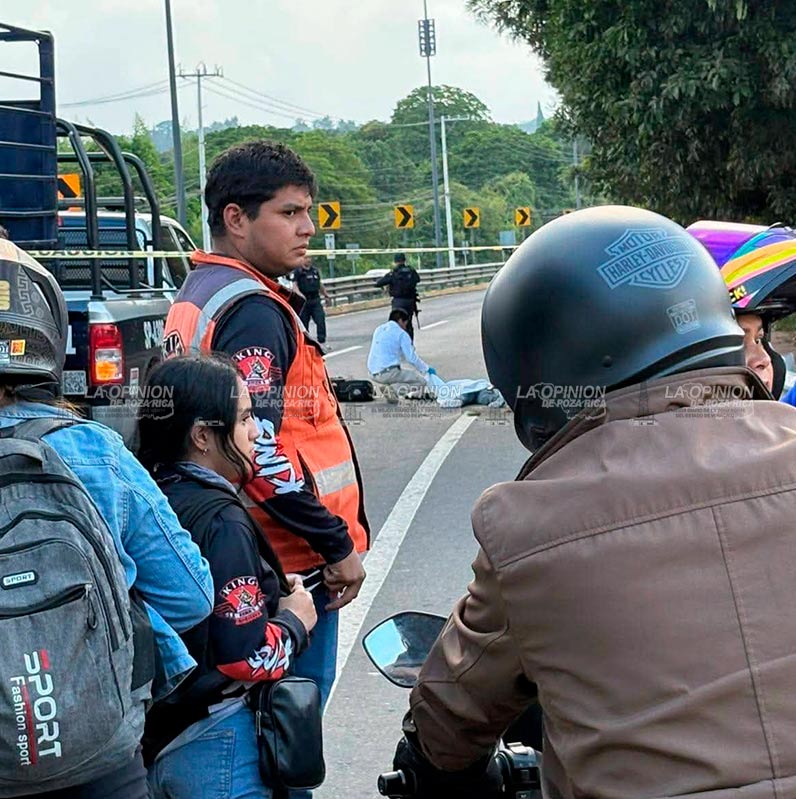 Motociclista pierde la vida tras impactarse contra un tráiler en la carretera Xalapa–Veracruz