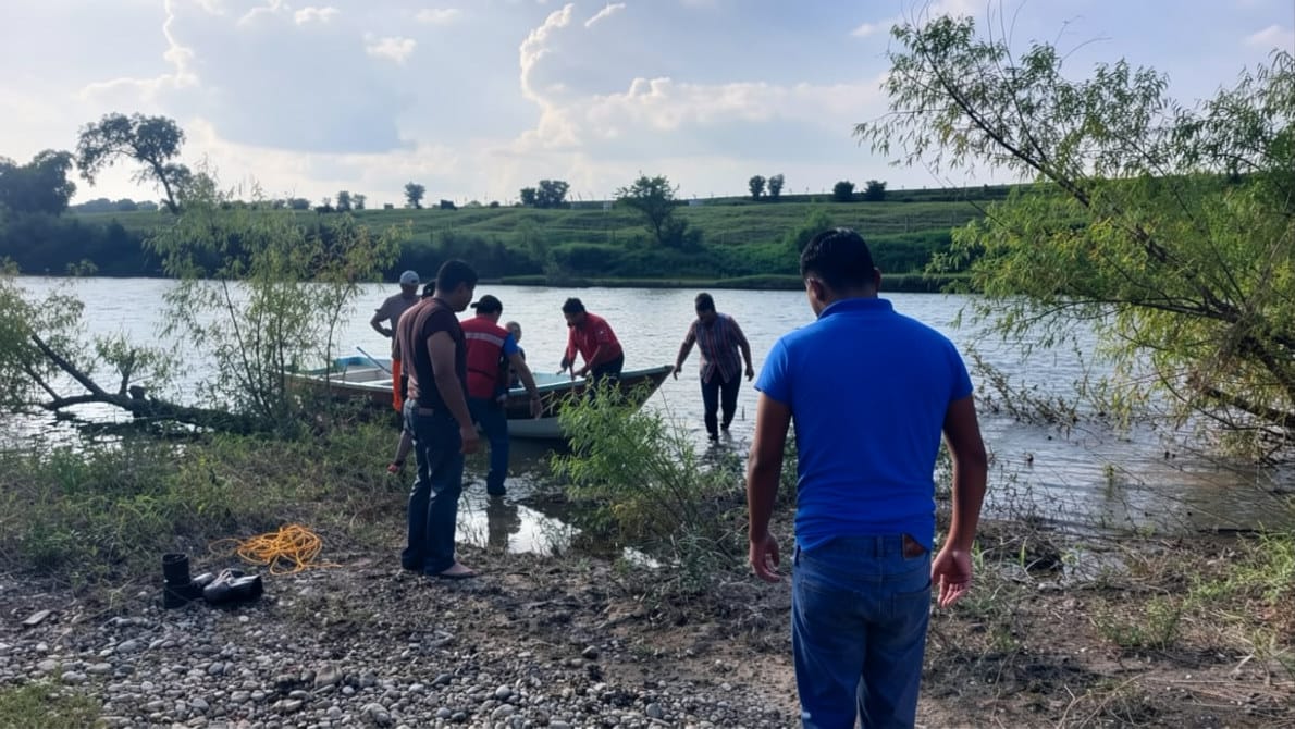 Lanchero es rescatado con vida tras caer al río Calabozo en Platón Sánchez