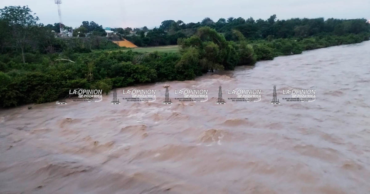 Río Cazones vuelve a subir sin lluvias en Poza Rica; la atención también debe estar en lo que ocurre en la sierra Río Cazones vuelve a subir sin lluvias en Poza Rica; la atención también debe estar en lo que ocurre en la sierra