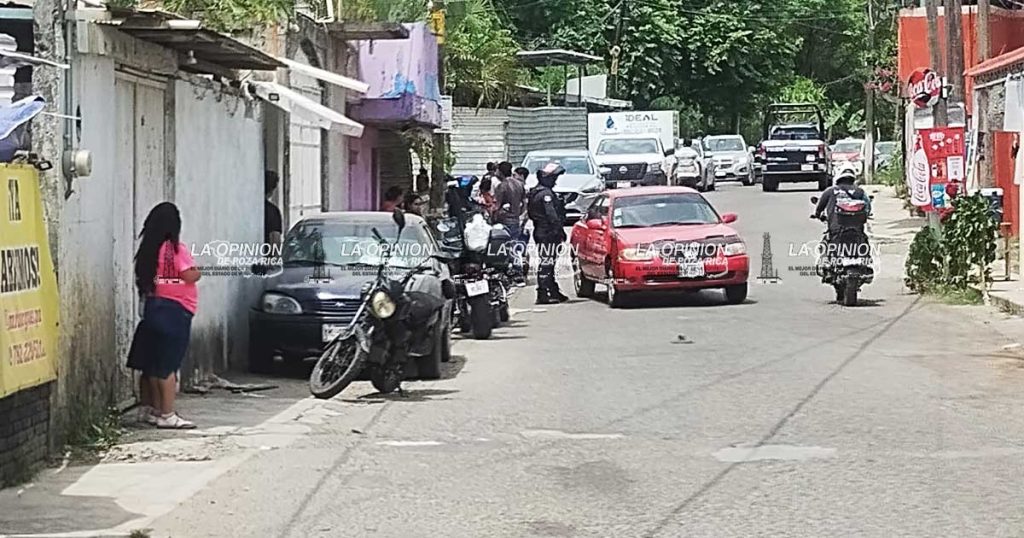 Menor resulta lesionada tras ser atropellada en la colonia Francisco Sarabia Menor resulta lesionada tras ser atropellada en la colonia Francisco Sarabia