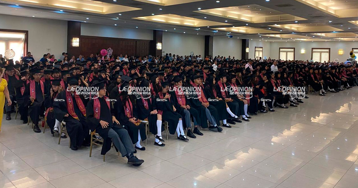 Destacan alumnos del CBTis en aprovechamiento Destacan alumnos del CBTis en aprovechamiento