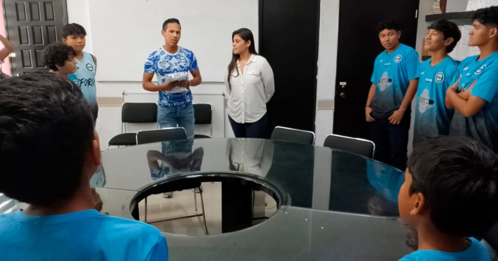 Ceforin Sub-15 recibe apoyo del Ayuntamiento de Poza Rica para participar en torneo nacional en Puebla Ceforin Sub-15 recibe apoyo del Ayuntamiento de Poza Rica para participar en torneo nacional en Puebla