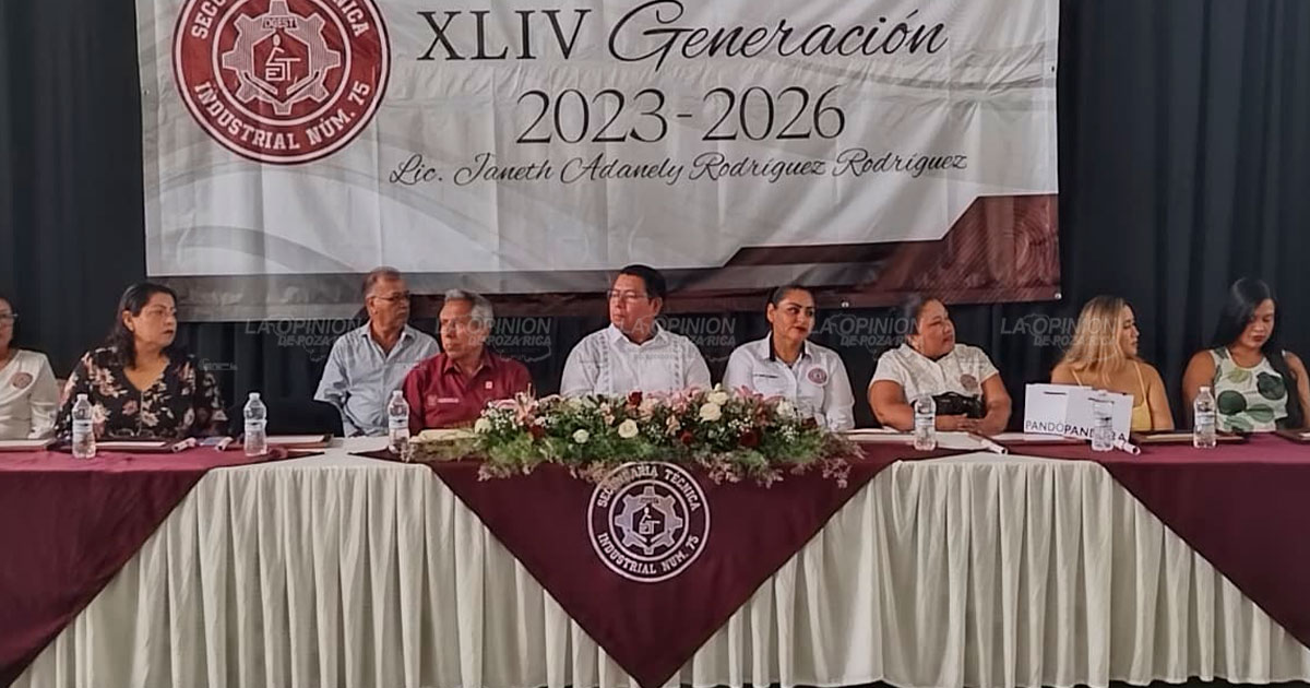 Reconocen aprovechamiento de alumnos en la Técnica 75 Reconocen aprovechamiento de alumnos en la Técnica 75