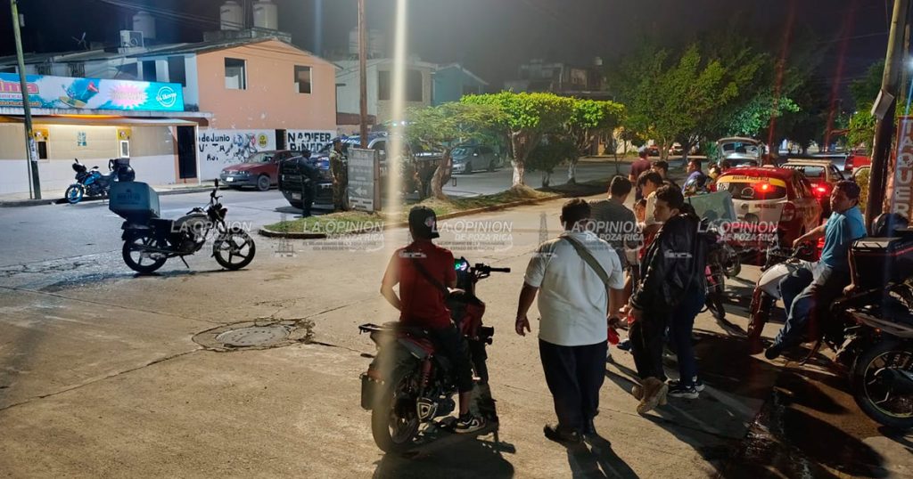 Choca motociclista con taxi en Kawatzin