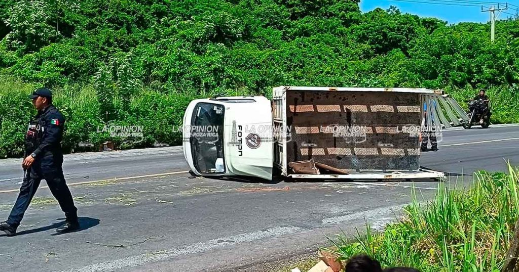 Falla mecánica provoca aparatoso accidente en Alvarado; menor resulta lesionada Falla mecánica provoca aparatoso accidente en Alvarado; menor resulta lesionada