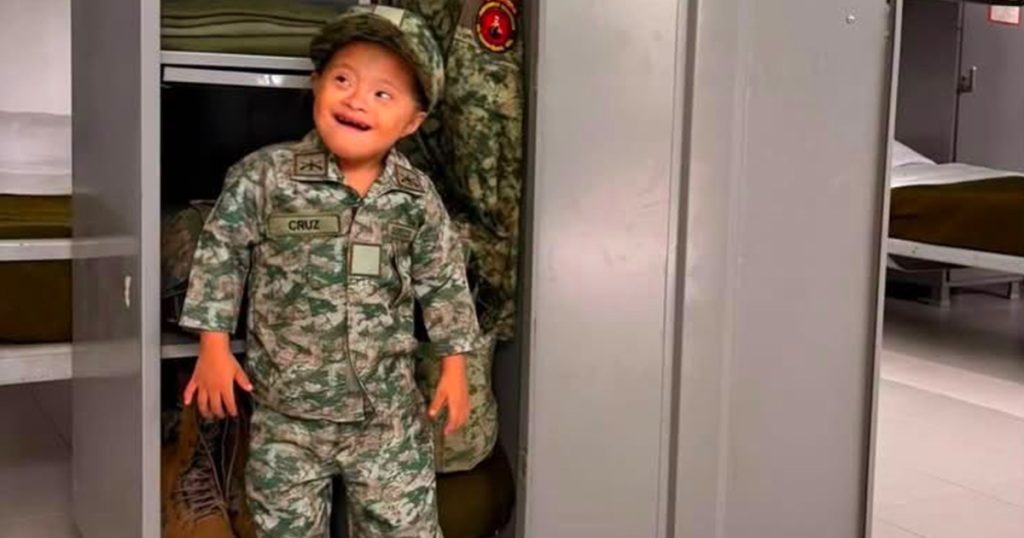 Ejército Mexicano nombra “Soldado por un Día” a menor en el 51/o. Batallón de Infantería Ejército Mexicano nombra “Soldado por un Día” a menor en el 51/o. Batallón de Infantería