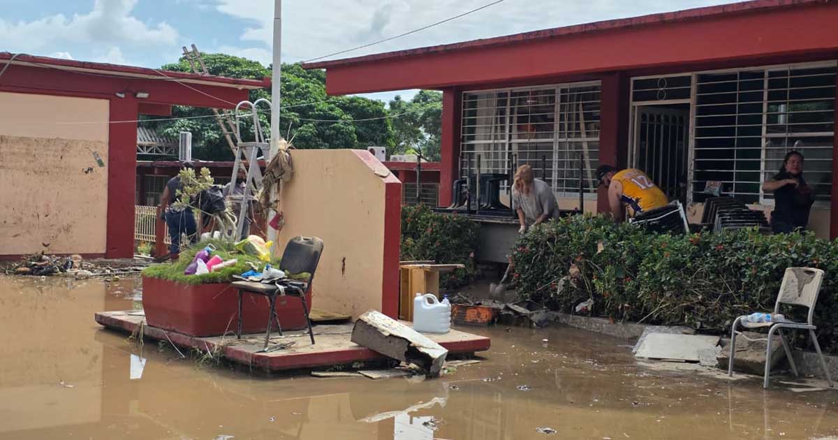 Secundaria General No. 2 exige apoyo de la SEV tras casi un año de la inundación