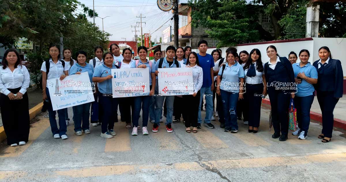 Alumnos de la UPAV se suman a las protestas
