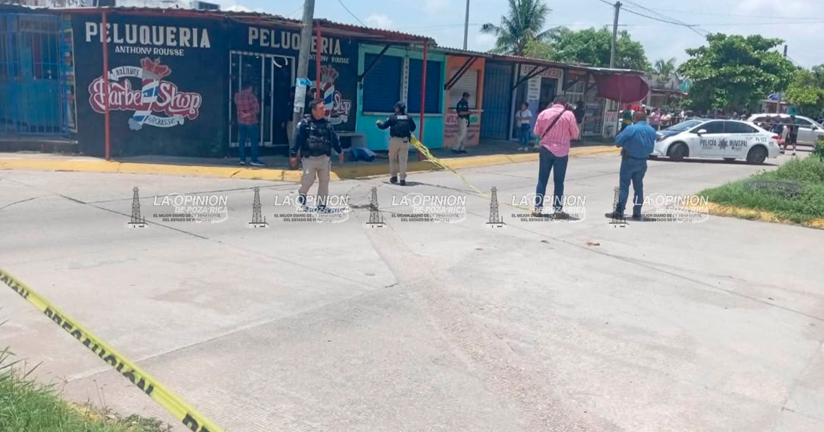 Asesinan a propietario de barbería frente a su negocio en Coatzacoalcos