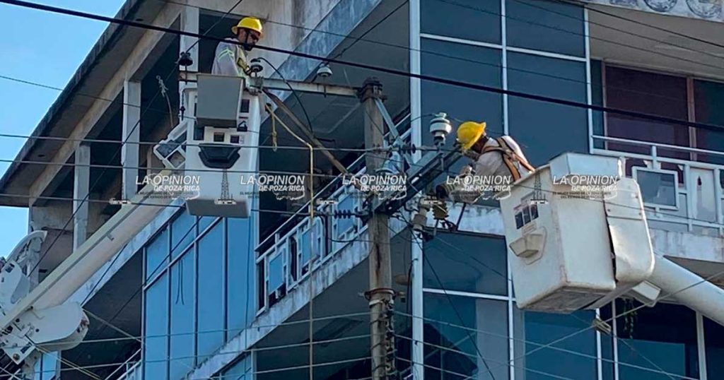 Cierran vialidades por trabajos de mantenimiento de CFE Cierran vialidades por trabajos de mantenimiento de CFE