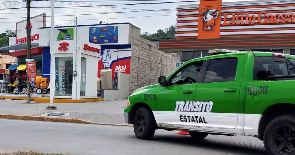 Tránsito del Estado refuerza la seguridad vial con trabajos de balizamiento en Coatzintla Tránsito del Estado refuerza la seguridad vial con trabajos de balizamiento en Coatzintla