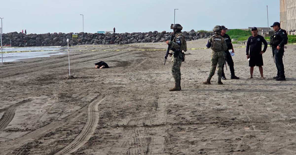 Mueren dos jóvenes de la CDMX ahogados en playas de Boca del Río