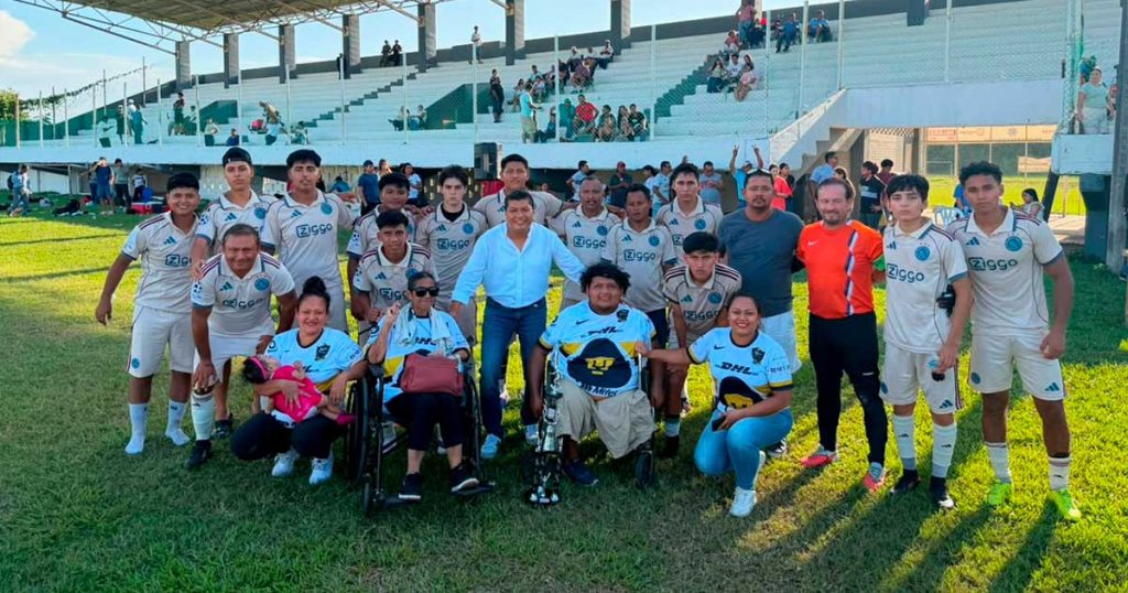 René Cruz Cortés acompaña la fiesta deportiva de la Liga Nacional Tuxpeña René Cruz Cortés acompaña la fiesta deportiva de la Liga Nacional Tuxpeña