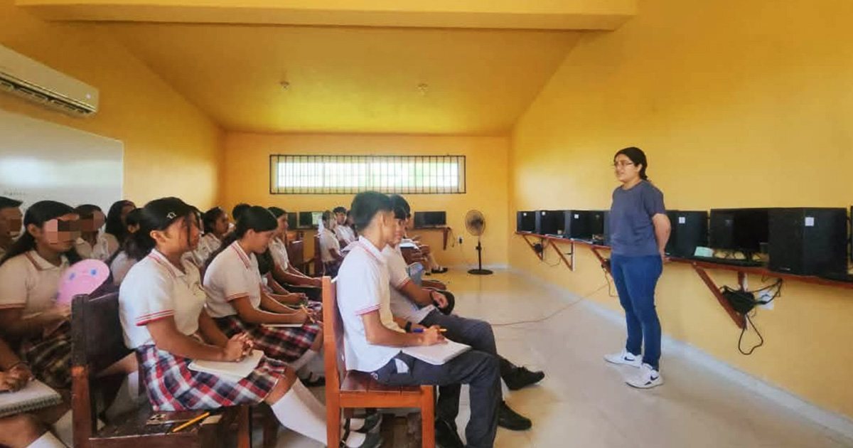 Regina Espejo Salas impulsa capacitación en primeros auxilios para estudiantes de Tecolutla Regina Espejo Salas impulsa capacitación en primeros auxilios para estudiantes de Tecolutla