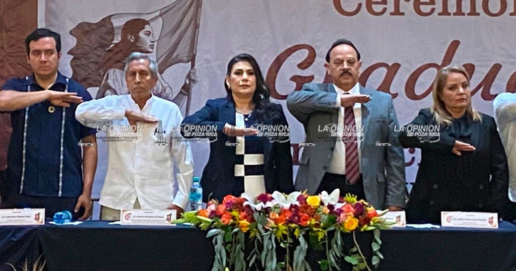 Destacan alumnos del CBTis en aprovechamiento Destacan alumnos del CBTis en aprovechamiento