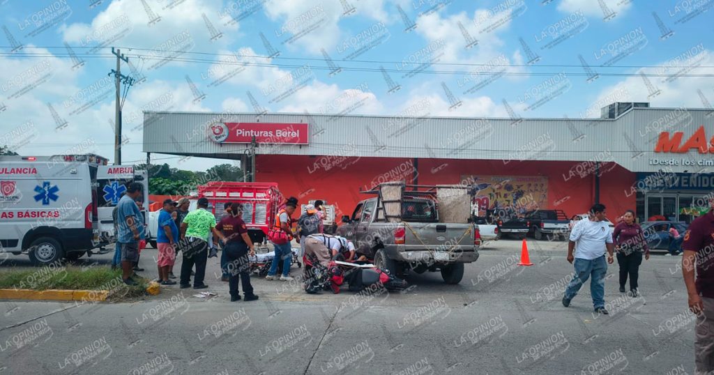 Anciano lesiona a joven motociclista en accidente Anciano lesiona a joven motociclista en accidente