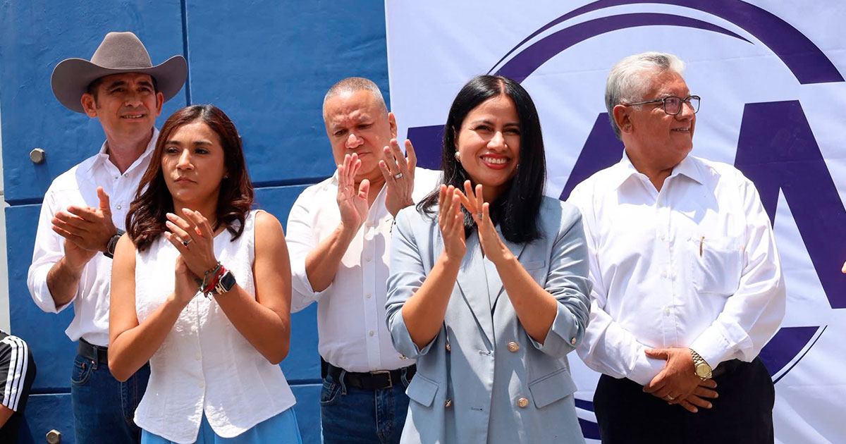 Denuncia la diputada Indira Rosales "golpeteo político" tras ser desinvitada a graduación escolar en Medellín Denuncia la diputada Indira Rosales "golpeteo político" tras ser desinvitada a graduación escolar en Medellín