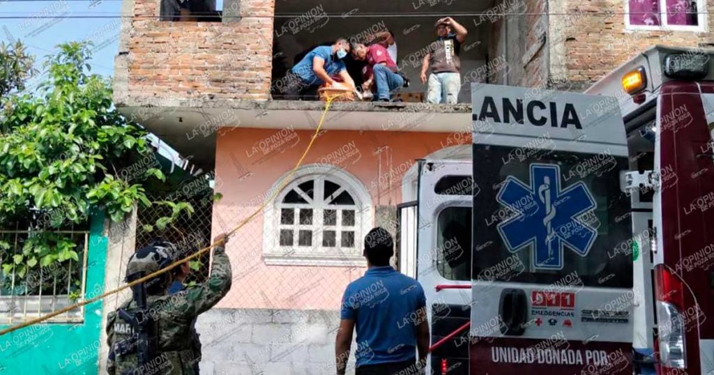 Joven repartidor sufre fuerte descarga eléctrica Joven repartidor sufre fuerte descarga eléctrica