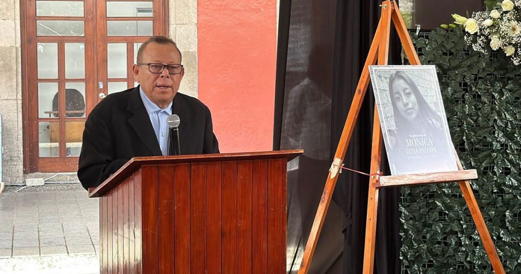 Huauchinango rinde homenaje póstumo a migrantes fallecidas en su intento por llegar a Estados Unidos Huauchinango rinde homenaje póstumo a migrantes fallecidas en su intento por llegar a Estados Unidos