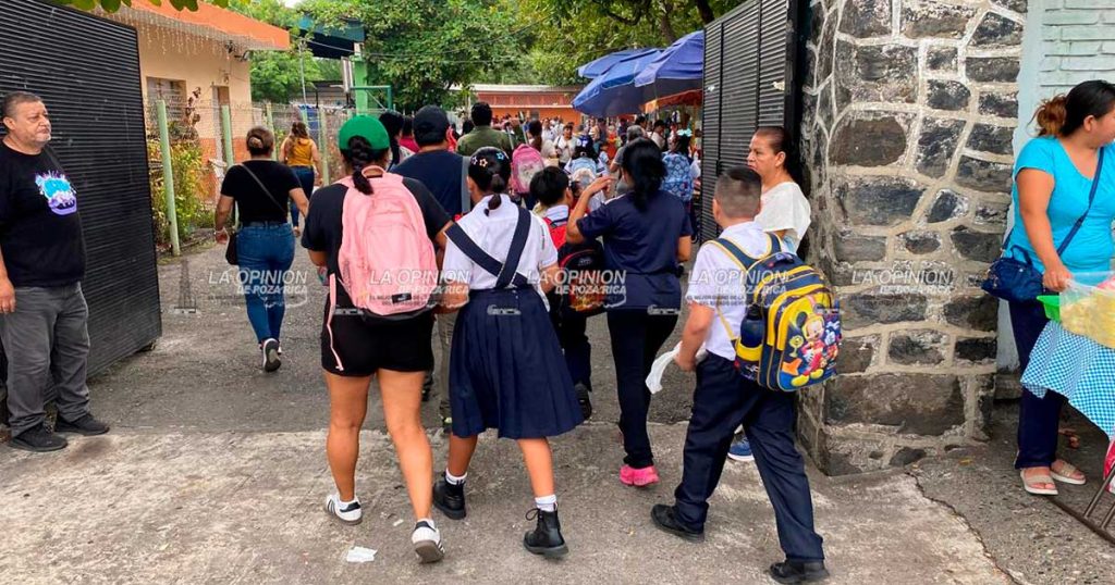 Regresan a clases más de un millón 250 mil estudiantes en Veracruz