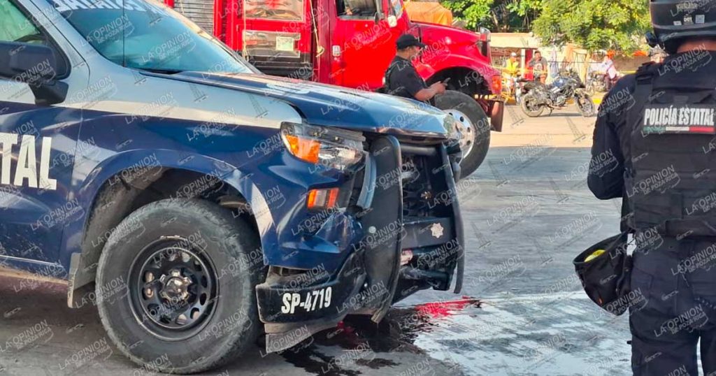 Patrulla estatal choca contra automóvil y muere un civil