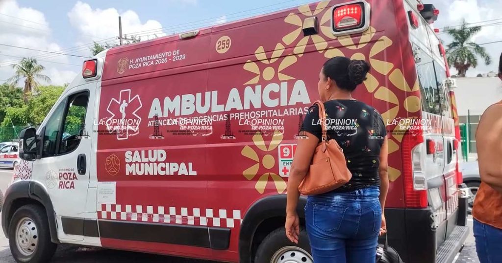 Choque entre taxi y camioneta deja personas con golpes en el bulevar Central Oriente