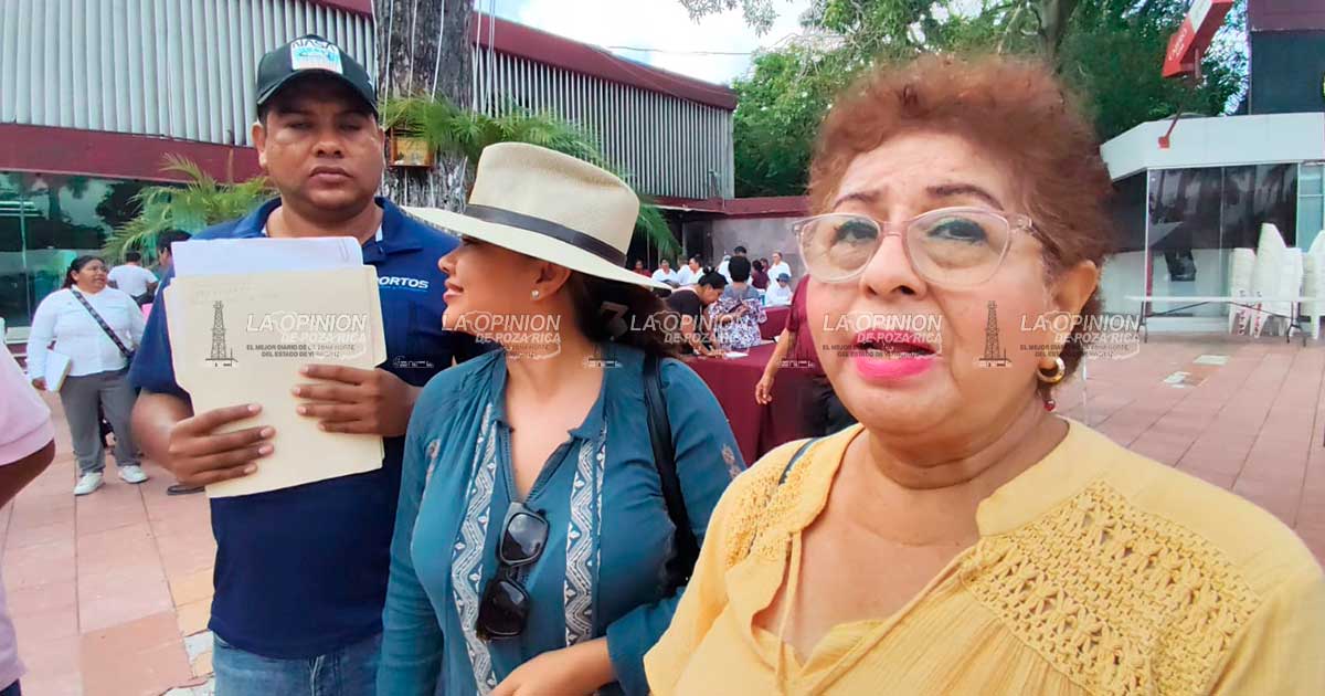 Piden pavimentación de su calle vecinos de la colonia Anáhuac