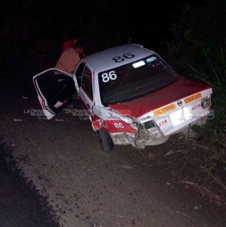Taxi y coche protagonizan aparatoso accidente