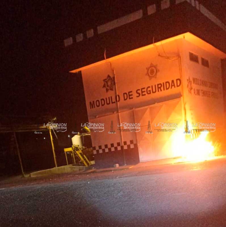 Incendian módulo de la Policía Estatal en el Ídolo