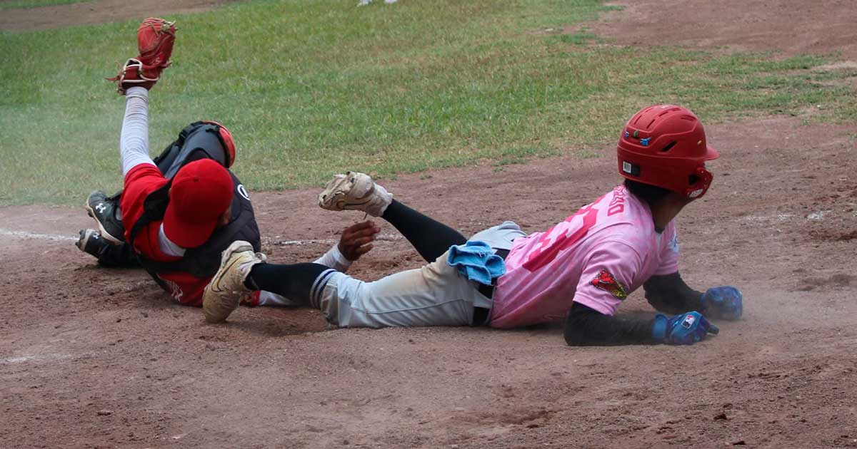 Titanes le pega a Rodríguez Acosta