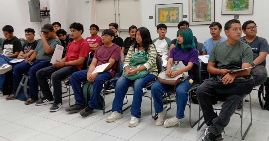 Estudiantes de nuevo ingreso participan en el programa “Conoce tu Universidad 2026”