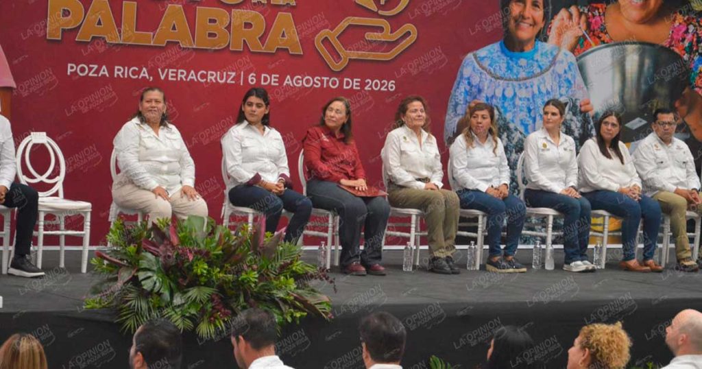 Entrega Rocío Nahle recursos de Apoyo a la Palabra