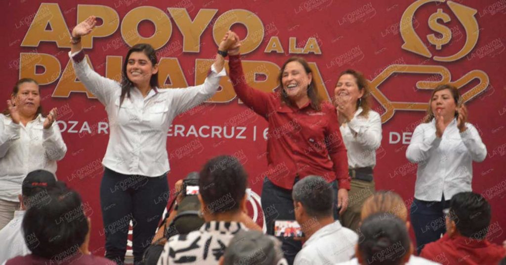 Entrega Rocío Nahle recursos de Apoyo a la Palabra