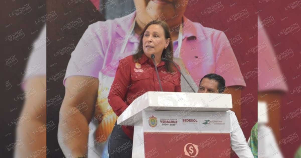 Entrega Rocío Nahle recursos de Apoyo a la Palabra