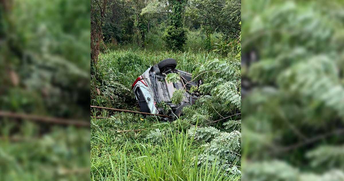 Volcadura en la Coatzacoalcos–Villahermosa deja un muerto y un herido de gravedad