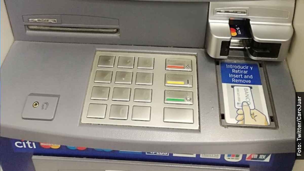 Alertan por presunto fraude a adulto mayor con discapacidad visual en cajero bancario