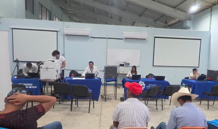 Facilitan trámites del SAT en Cerro Azul