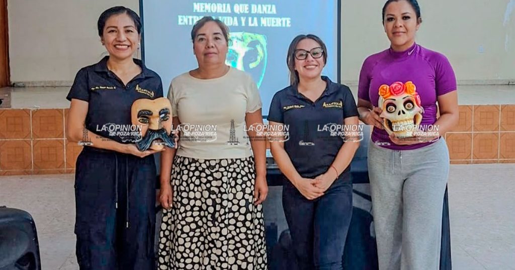 Xantolo promueve las tradiciones de la región huasteca Xantolo promueve las tradiciones de la región huasteca