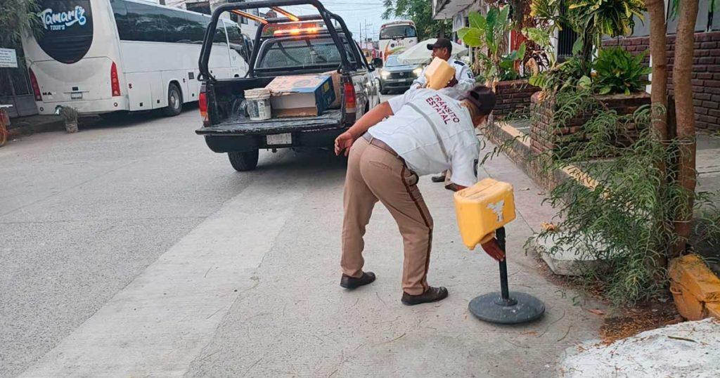 Continúa operativo de apartado de lugar en Tecolutla Continúa operativo de apartado de lugar en Tecolutla