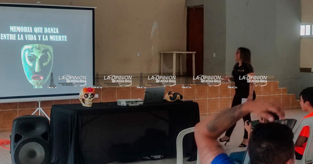 Xantolo promueve las tradiciones de la región huasteca Xantolo promueve las tradiciones de la región huasteca